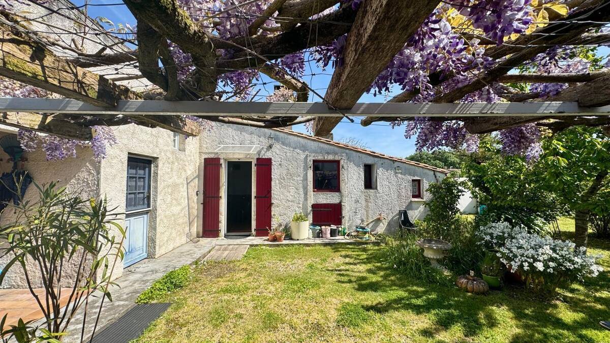 Maison à SAINT-CLEMENT-DES-BALEINES