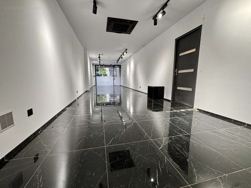 Commerce à MARSEILLE-6E