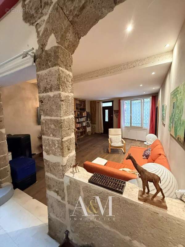 Élégante Maison de Maître en Pierre Restaurée (167 m²) - photo 10