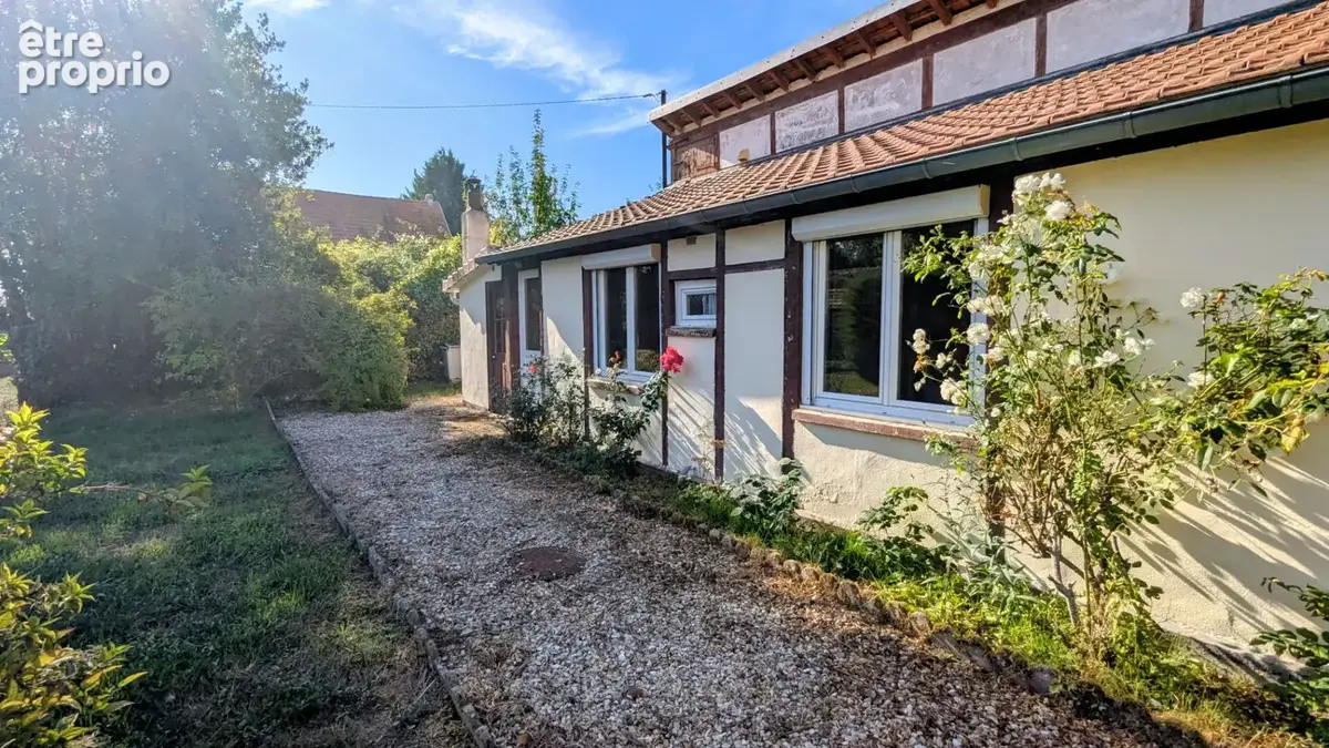 Photo Maison à Saint-Pierre-Du-Vauvray au prix de 125 000€