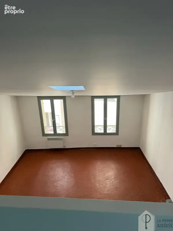 Studio avec Mezzanine - dernier étage - Calme - photo 11