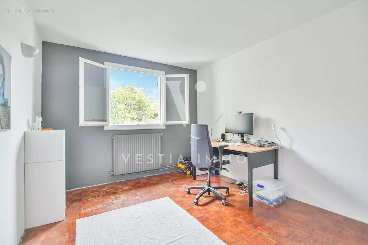 Maison familiale ou investisseurs/Coliving avec fort potentiel  – 157 m² au sol + 80 m² d’annexes – Jardin sans vis-à-vis - photo 11
