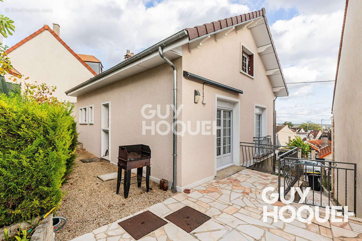 Maison à SAVIGNY-SUR-ORGE