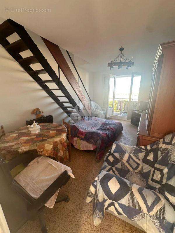 Appartement à MARSEILLE-4E