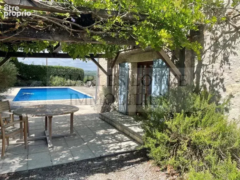  Bel ensemble avec 3 bâtiments rénovés, hangar, piscine et vues dominantes - photo 45
