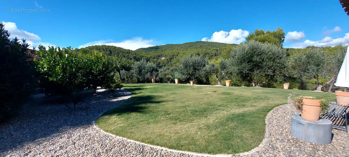 Maison à FIGANIERES