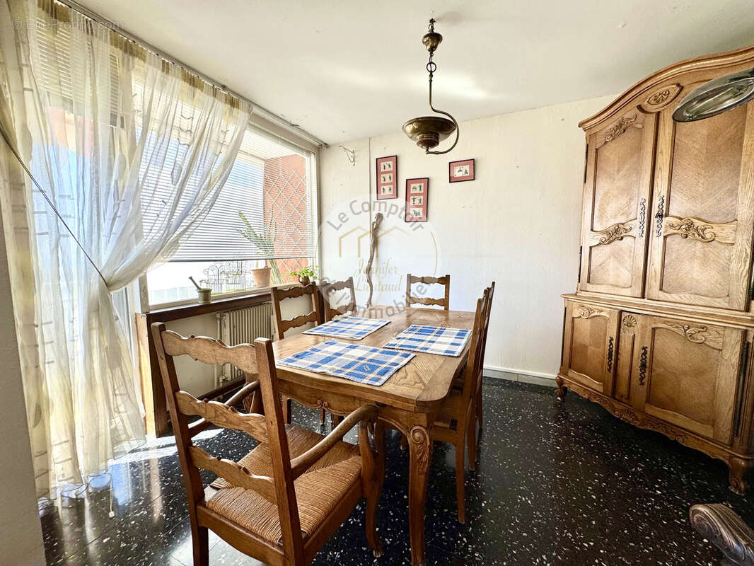 Appartement à MARSEILLE-9E