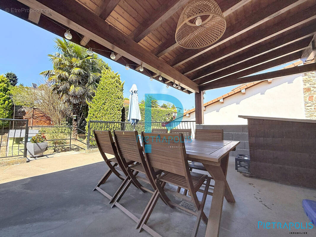 Appartement 108 m² à Saint-Forgeux  - photo 1