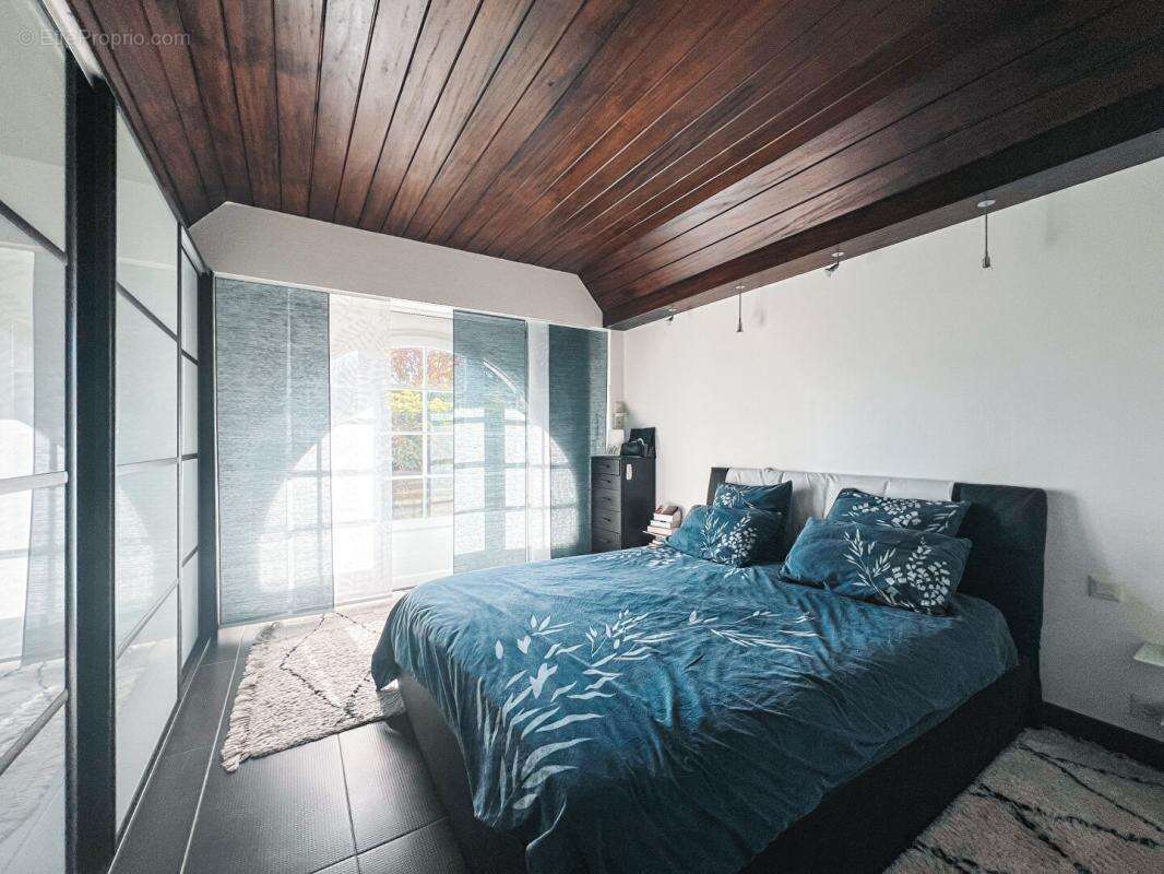 Maison à SAINT-ETIENNE-DE-MONTLUC