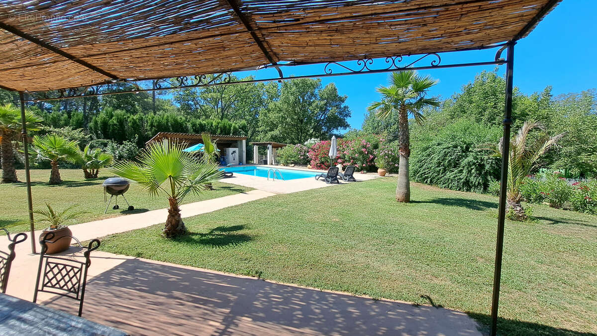 Maison à VILLECROZE