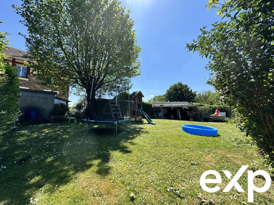 Maison à LES ESSARTS-LE-ROI