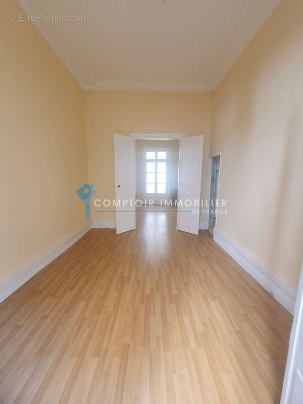 Dépt Hérault (34), à vendre sur Montpellier appartement FF4 de 85m2 - Terrasse de 29m2 - Grande hauteur - photo 3