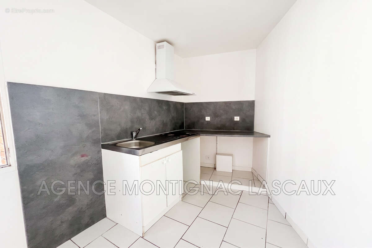 Maison 32 m² à Montignac  - photo 4