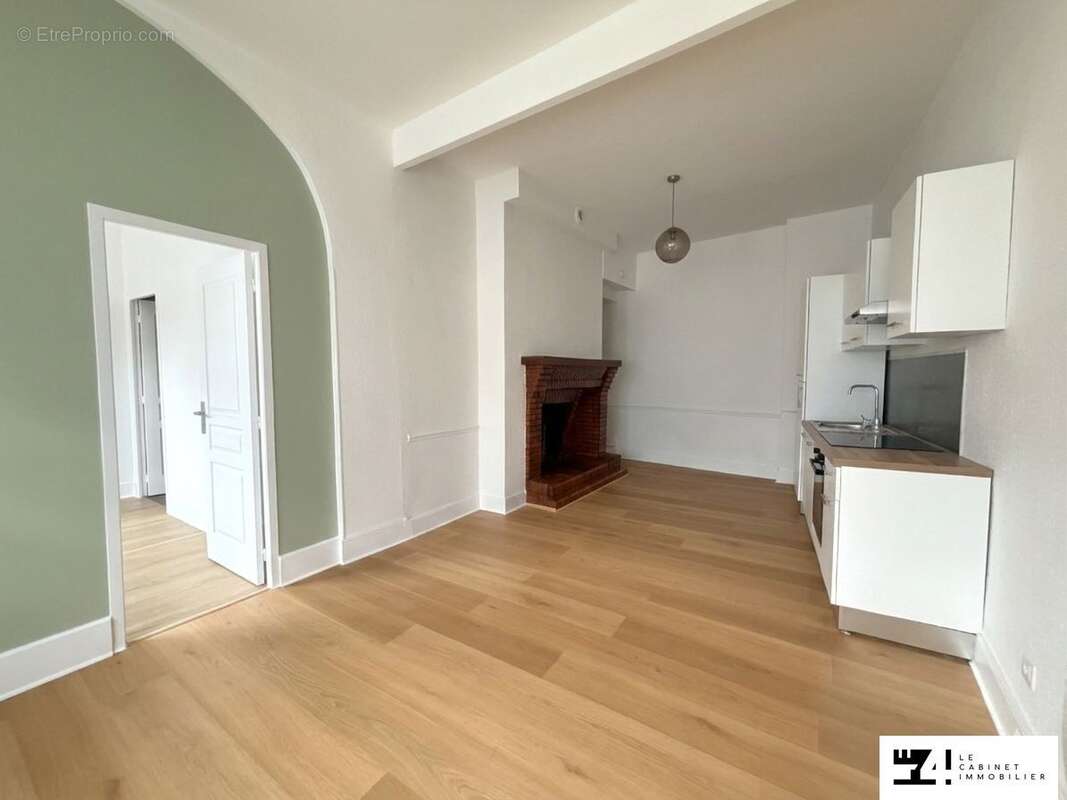 Appartement à CAZERES
