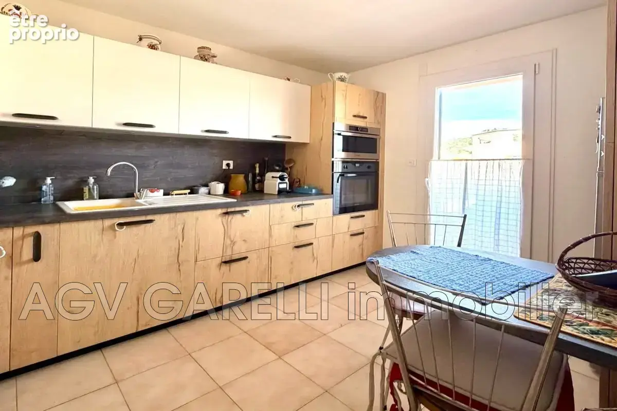 Appartement 3 pièces 72 m² à vendre à Hyeres (83400) - photo 2
