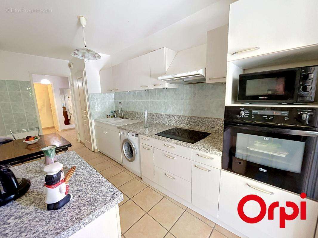 Appartement à MARSEILLE-12E