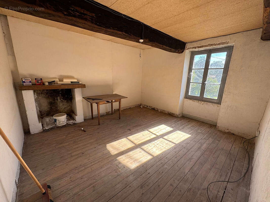 Maison à CHATEAUPONSAC