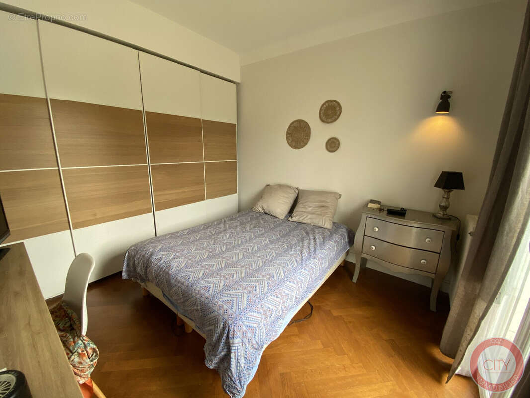CHAMBRE ACCES JARDIN - Appartement à BORDEAUX