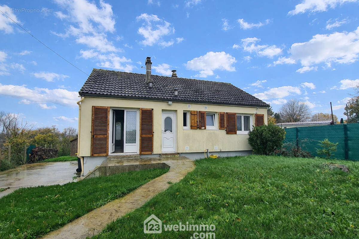 Venez visiter cette maison totalement rénovée.