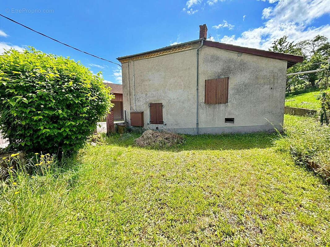 Appartement à SAINT-PRIEST-LA-ROCHE