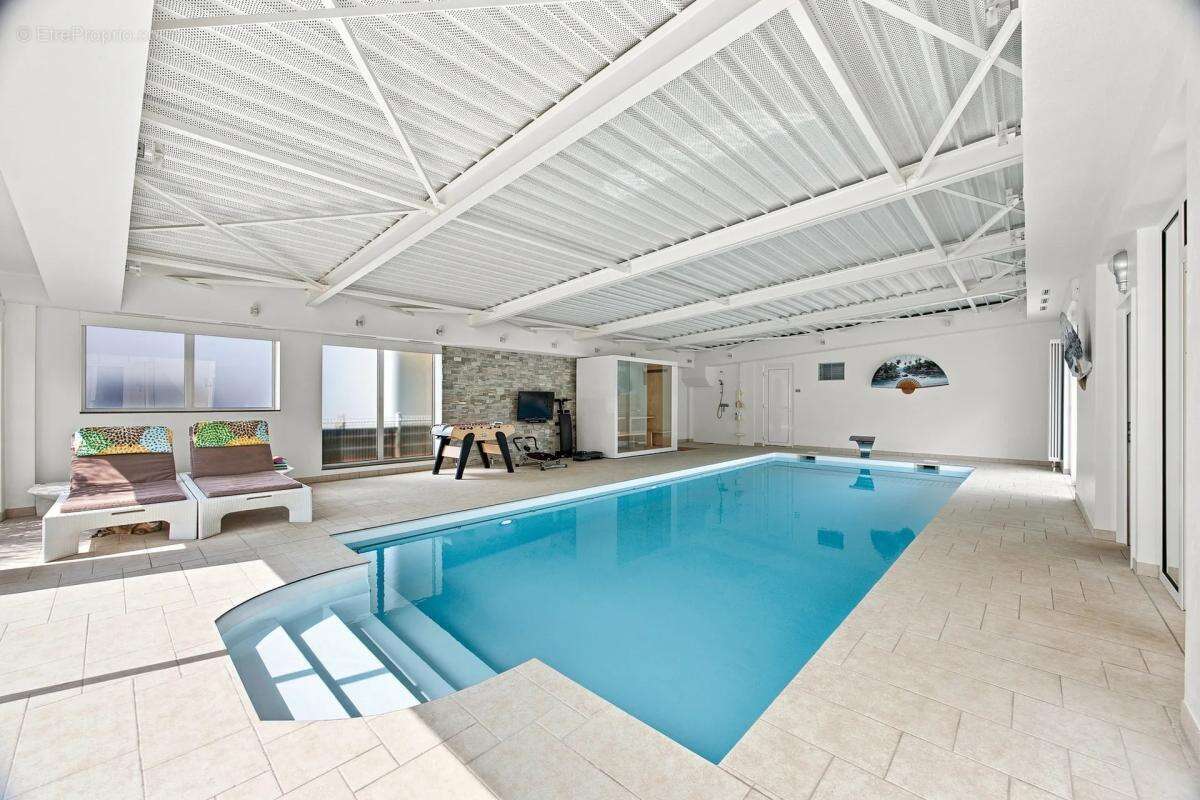 Villa d’architecte - 240 m² - piscine intérieure - - photo 15