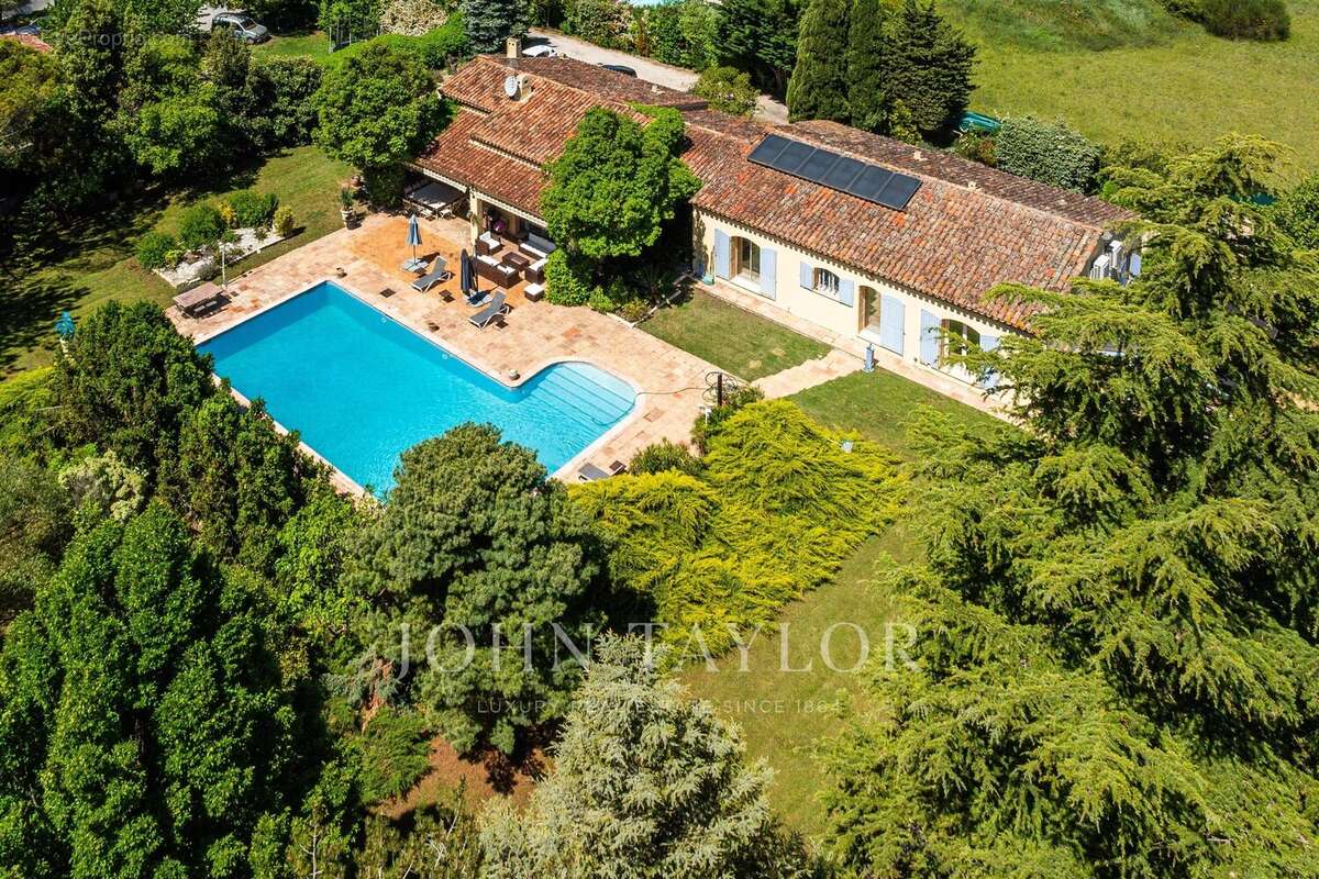 Exclusivité Aix Sud- Maison de plain pied- piscine- grand garage sécurisé. - photo 21