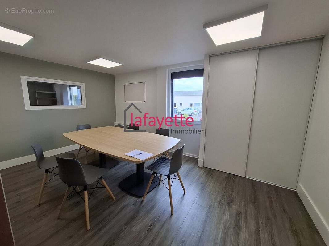 Commerce à BRETTEVILLE-SUR-ODON