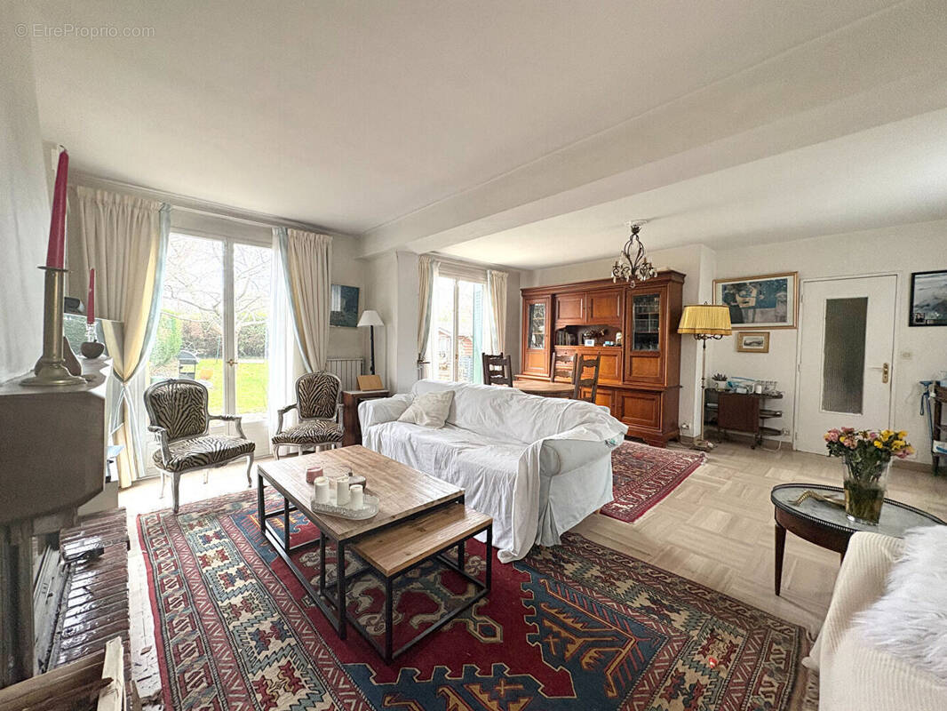 Maison à PLAISIR