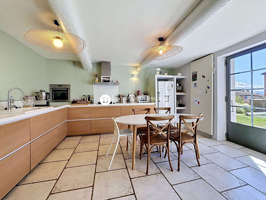 Maison à CHATEAUNEUF-DE-GADAGNE