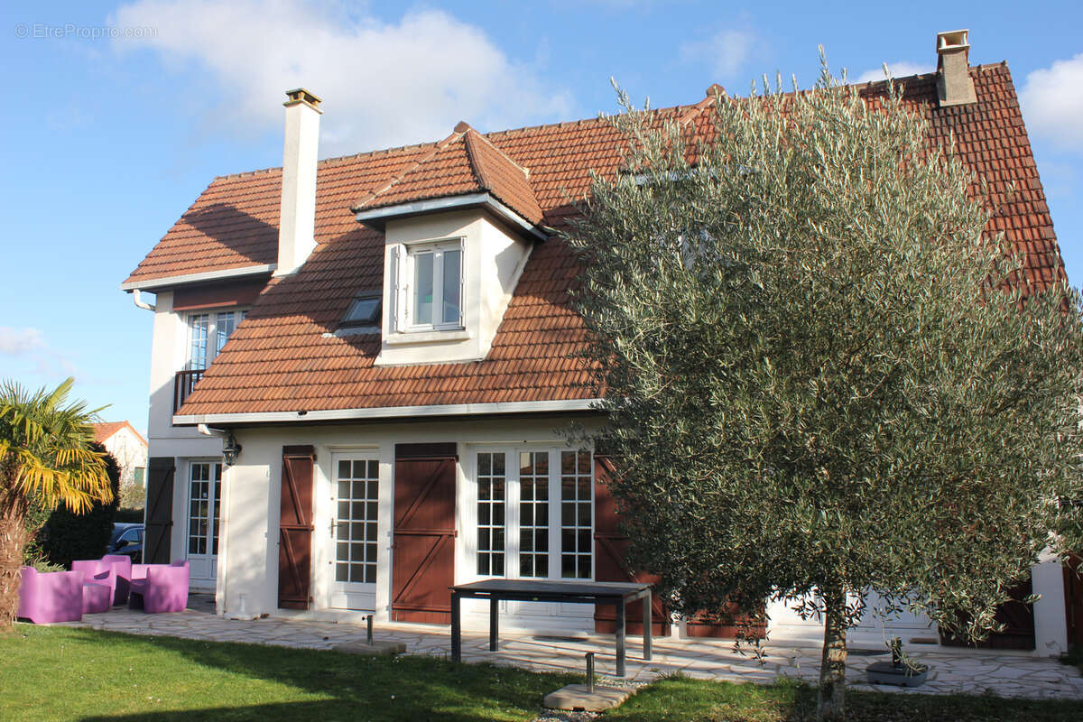 Maison à SAINT-OUEN-L'AUMONE