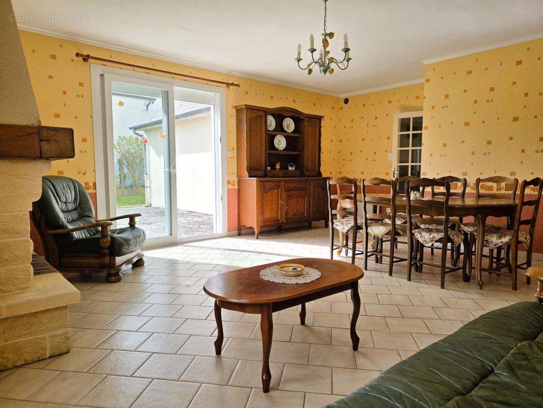 Maison à MEZANGERS