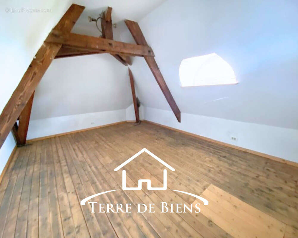 Nouveauté  Spacieux duplex de plus de 150 m2 avec terrasse en plein centre-ville de Chauny - photo 9