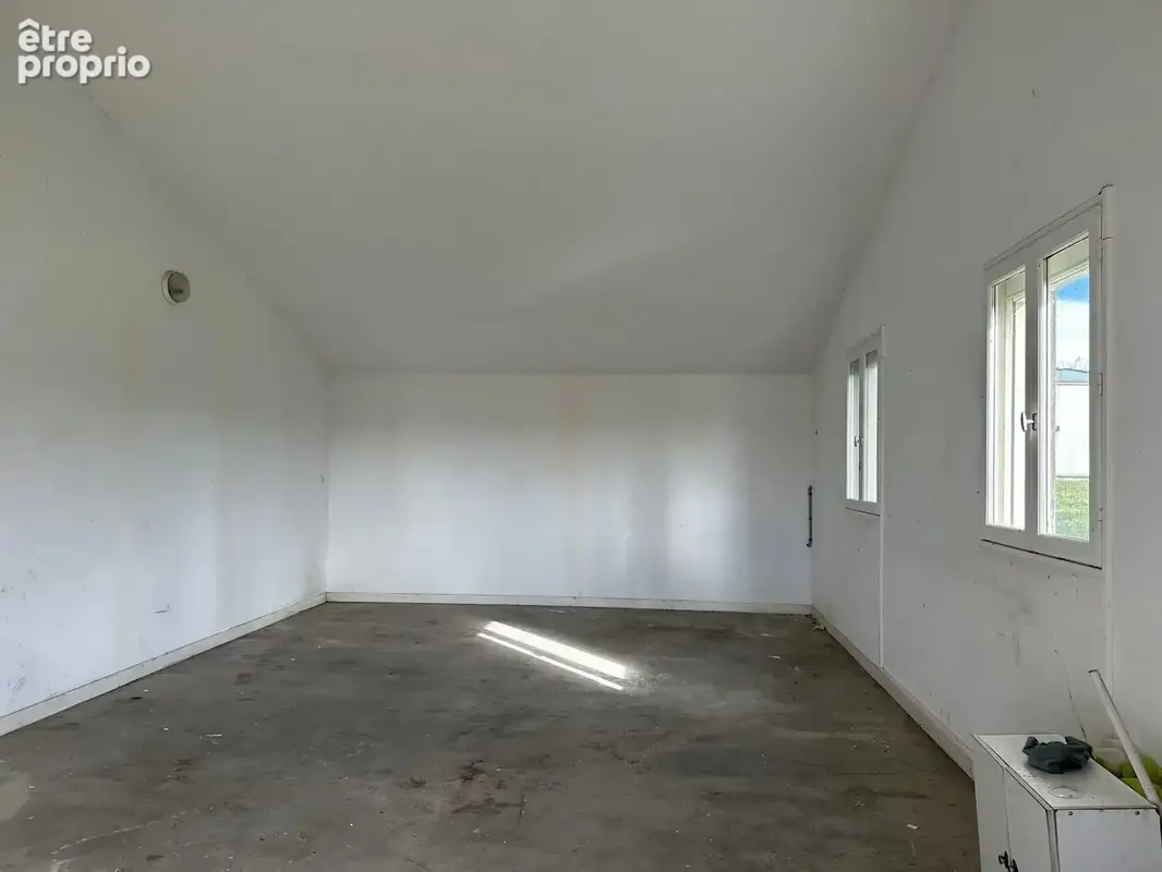 Maison de plain-pied avec grand jardin et piscine - photo 16