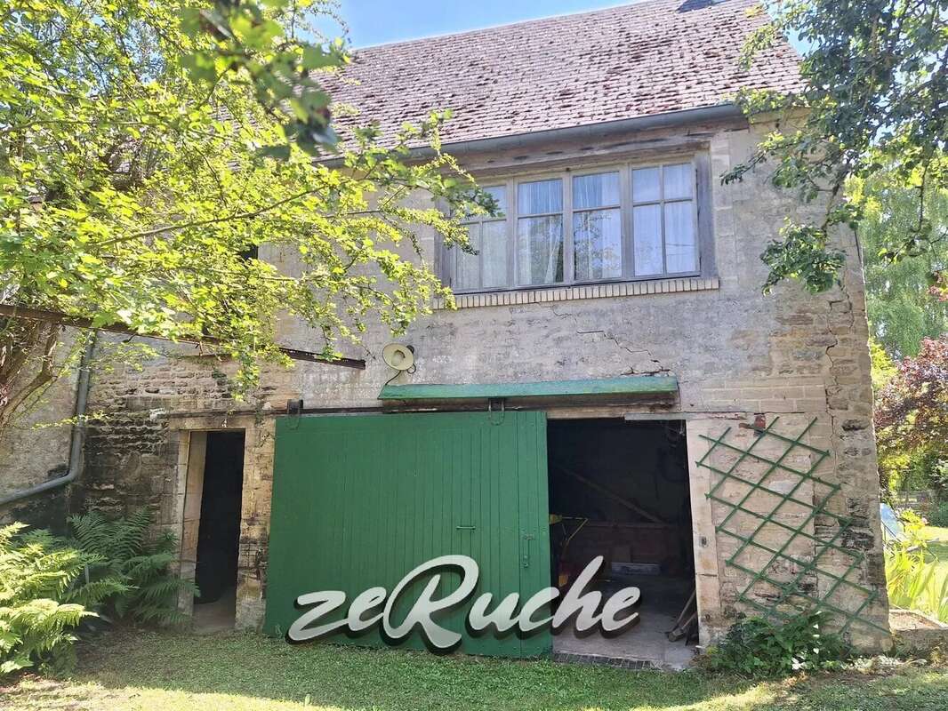  À vendre – Charmante maison de village au cachet exceptionnel avec jardin bordé de rivière - photo 7