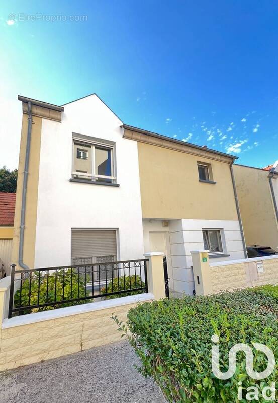 Photo 1 - Maison à SAINT-THIBAULT-DES-VIGNES