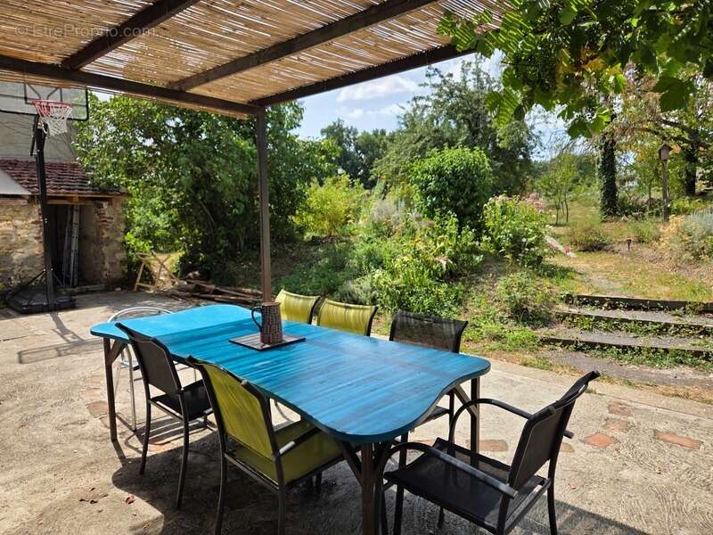 EXCLUSIVITE / Très belle maison avec dépendances et terrain / 63160 Glaine Montaigut - photo 17