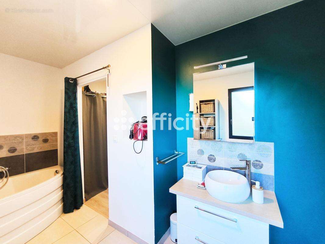 Maison à VILLEDIEU-LES-POELES