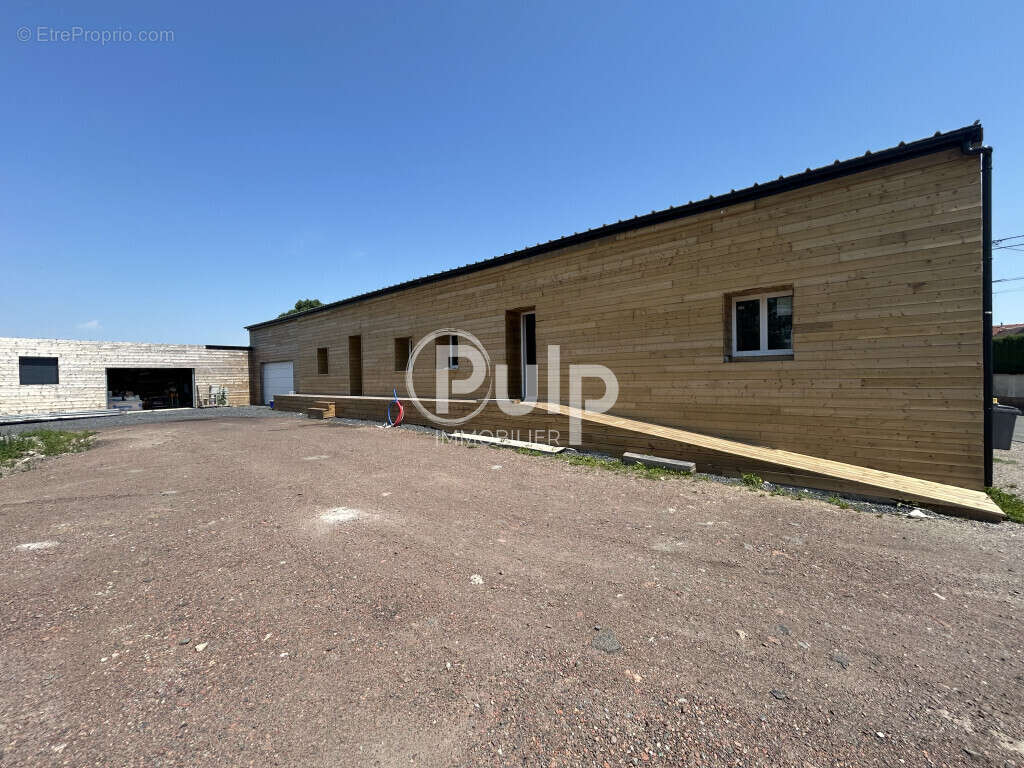 Appartement à MAGNICOURT-EN-COMTE