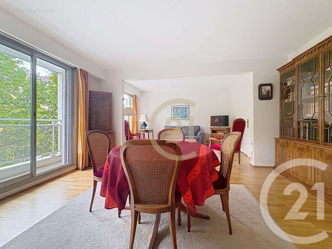 Appartement à PARIS-12E