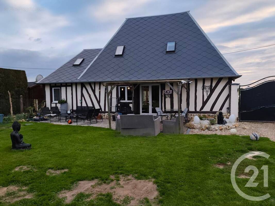 Maison à COURBEPINE