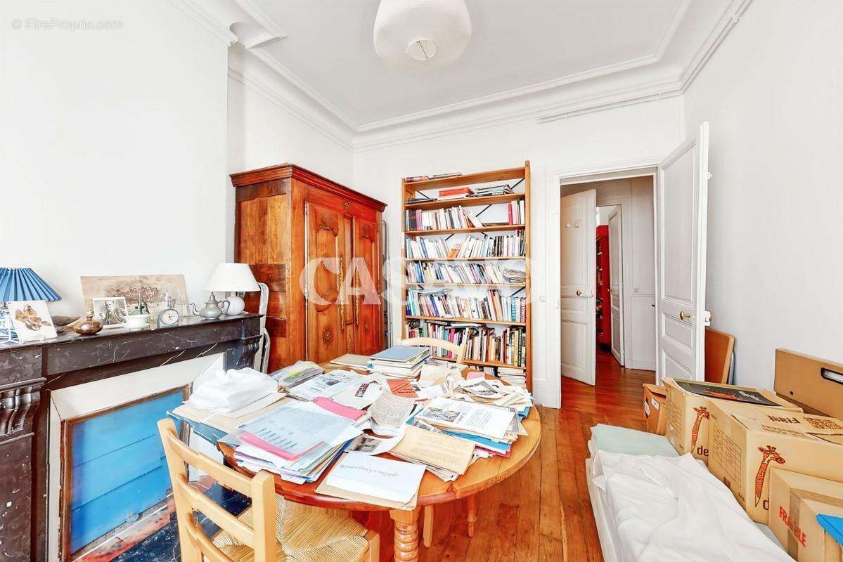Appartement à PARIS-14E