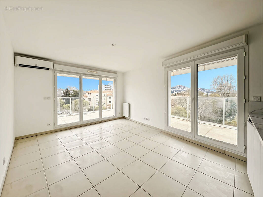 Appartement à MARSEILLE-9E