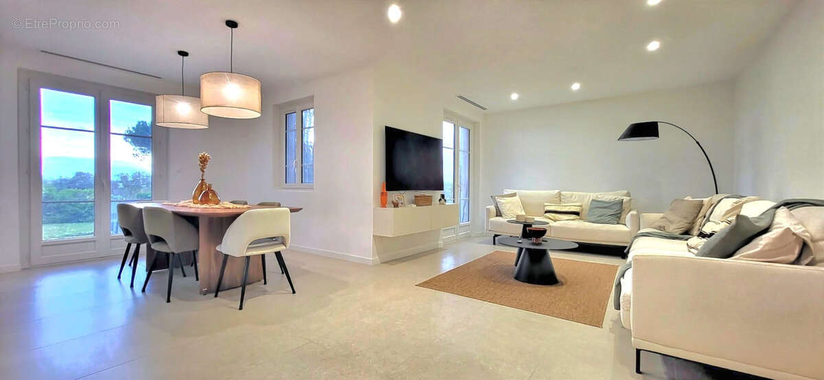 Maison à ROUSSILLON