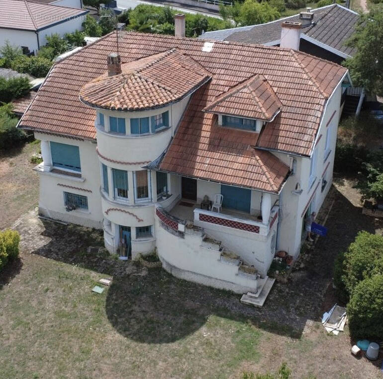 Maison à RIORGES