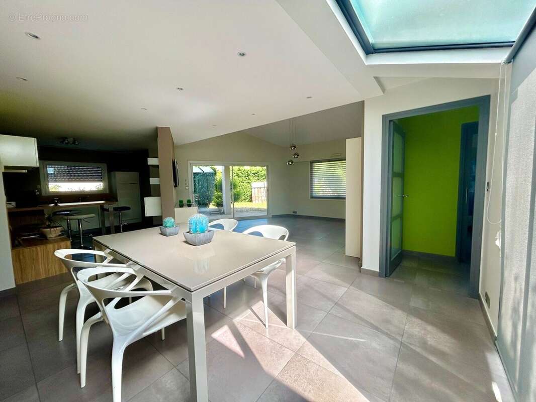 Maison 156 m² à Valence  - photo 2