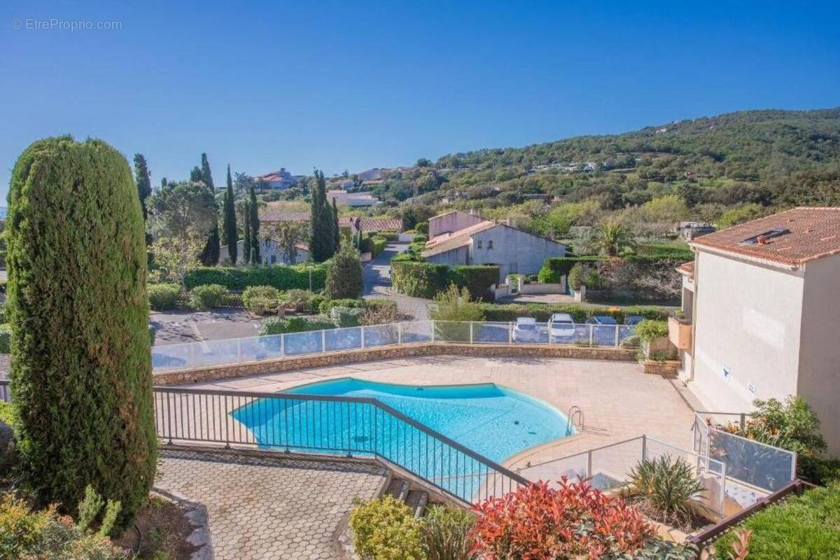 Photo 1 - Appartement à ROQUEBRUNE-SUR-ARGENS