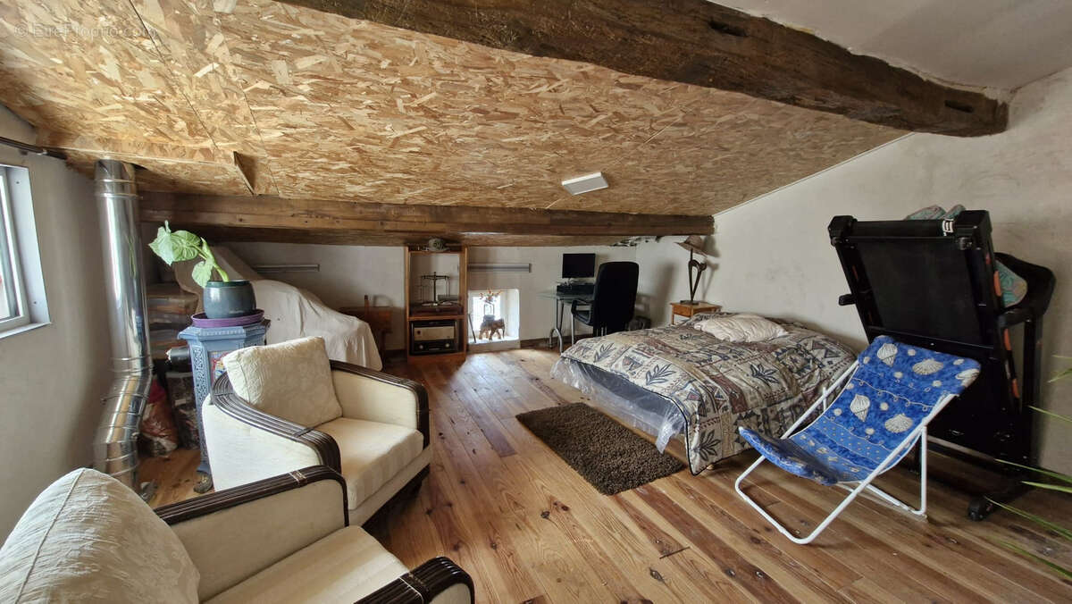 Maison à MORTAGNE-SUR-GIRONDE