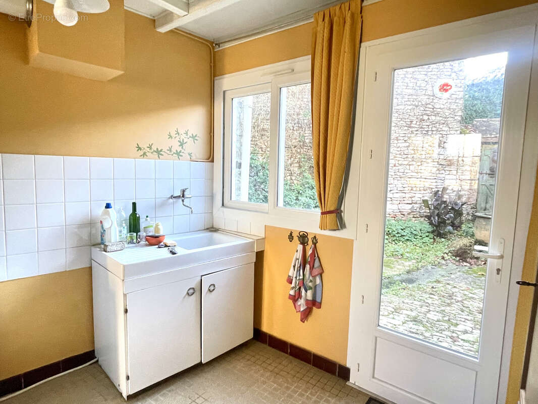 Maison à SAINT-JEAN-DE-SAUVES