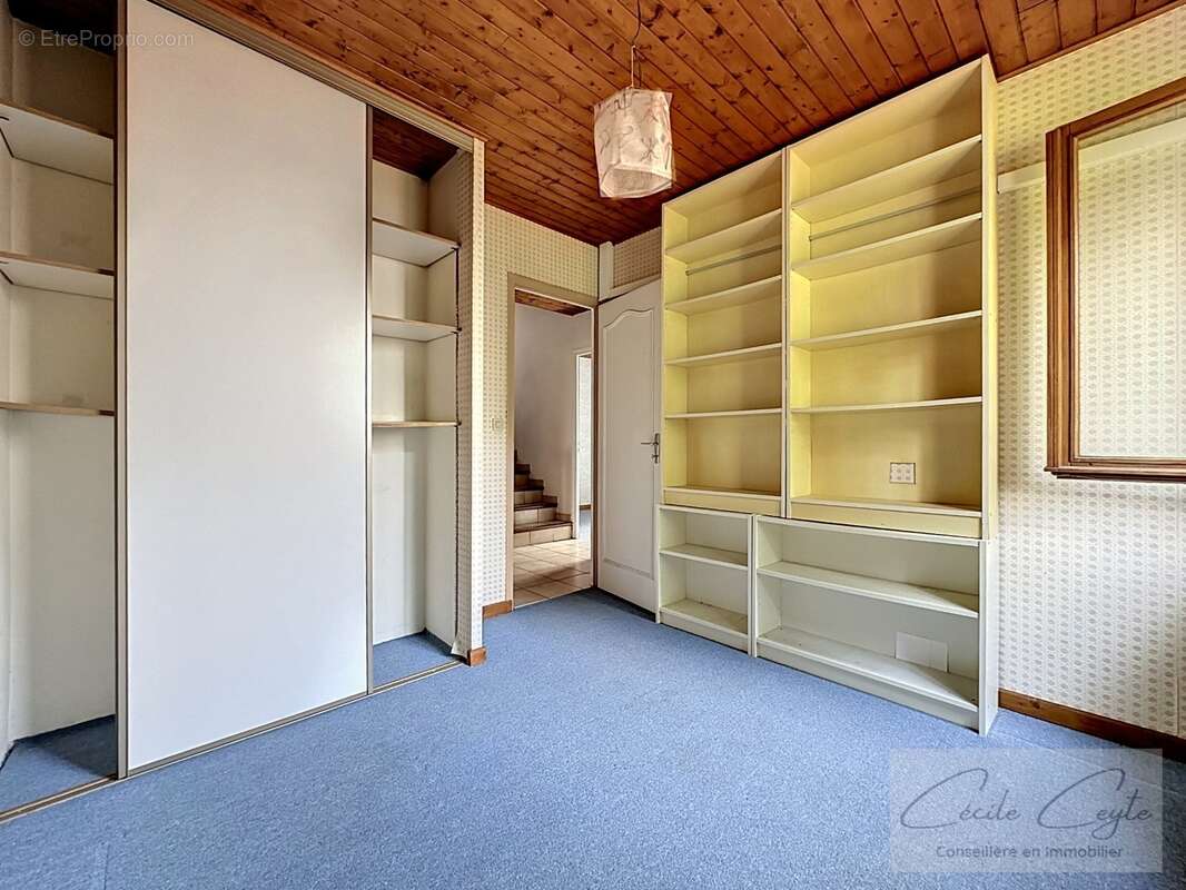 LA TRONCHE, Proche Hôpital, Maison familiale avec 5 chambres - photo 18