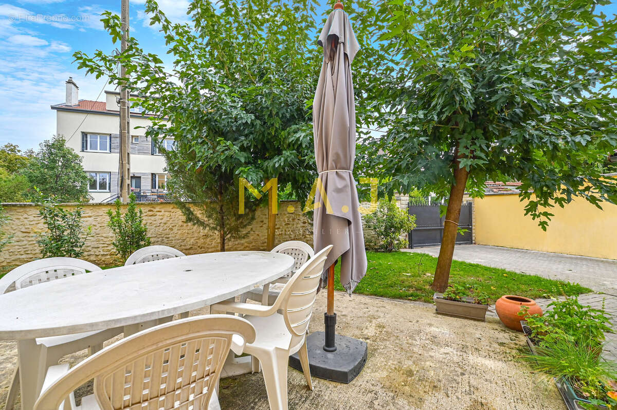 Maison à LE PERREUX-SUR-MARNE